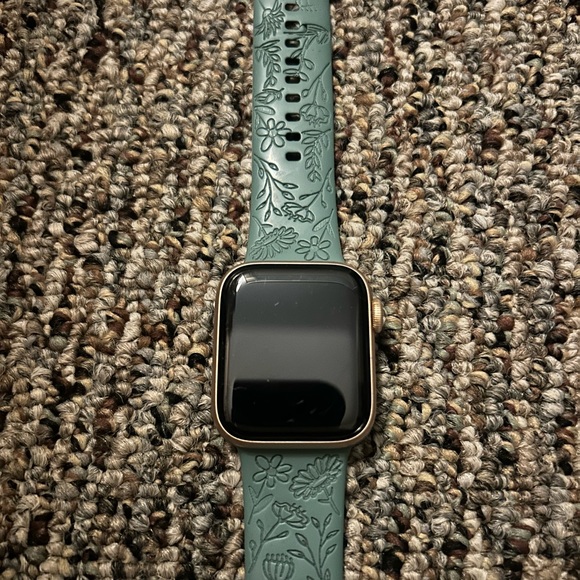 SE APPLE WATCH - Picture 3 of 3
